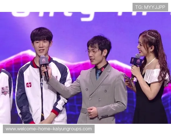 世界冠军被曝与队友闹掰，训练场互不讲话