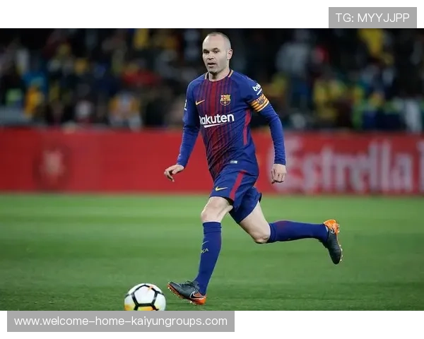 伊涅斯塔细腻传球穿越防线，掌控比赛的艺术